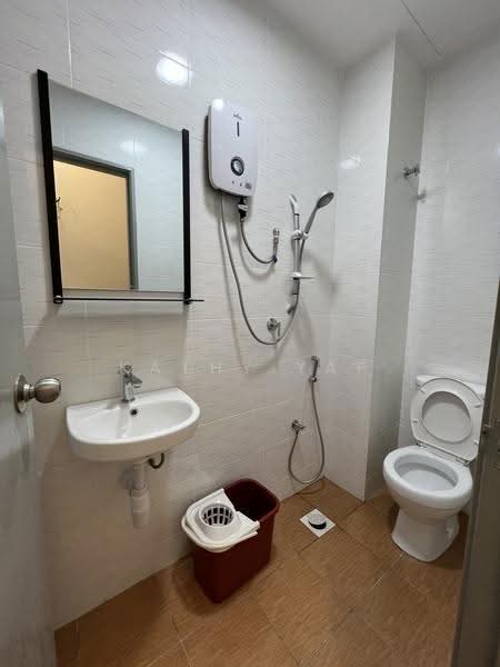 Kediaman Servis untuk Disewa di Ayuman Suites - Kathy Yap - Bathroom - PropertyGuru.com.my