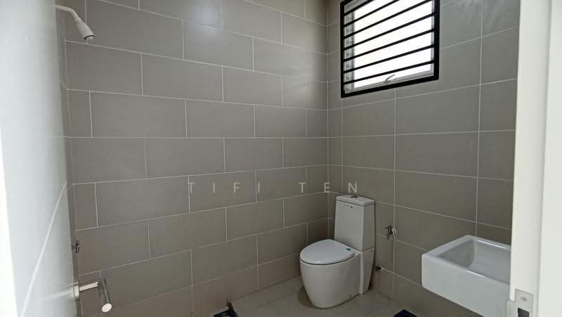 2-storey Terraced House for Rent in Bandar Sri Sendayan (Negeri Sembilan) - Tifi Ten - Bathroom - PropertyGuru.com.my