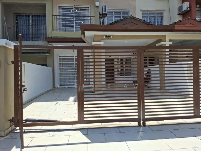 Rumah Teres 3-Tingkat untuk Disewa di Taman Puncak Jalil (Seri Kembangan) - Alvin Siaw - Exterior - PropertyGuru.com.my