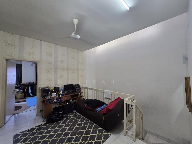Rumah Teres 2-Tingkat untuk Dijual di Taman Prima Saujana (Kajang) - Mahirah . - Living Room - PropertyGuru.com.my