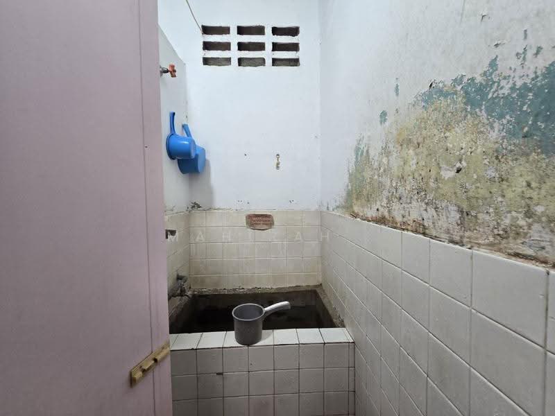 1-storey Terraced House for Sale in Kepong (Kuala Lumpur) - Mahirah . - Bathroom - PropertyGuru.com.my