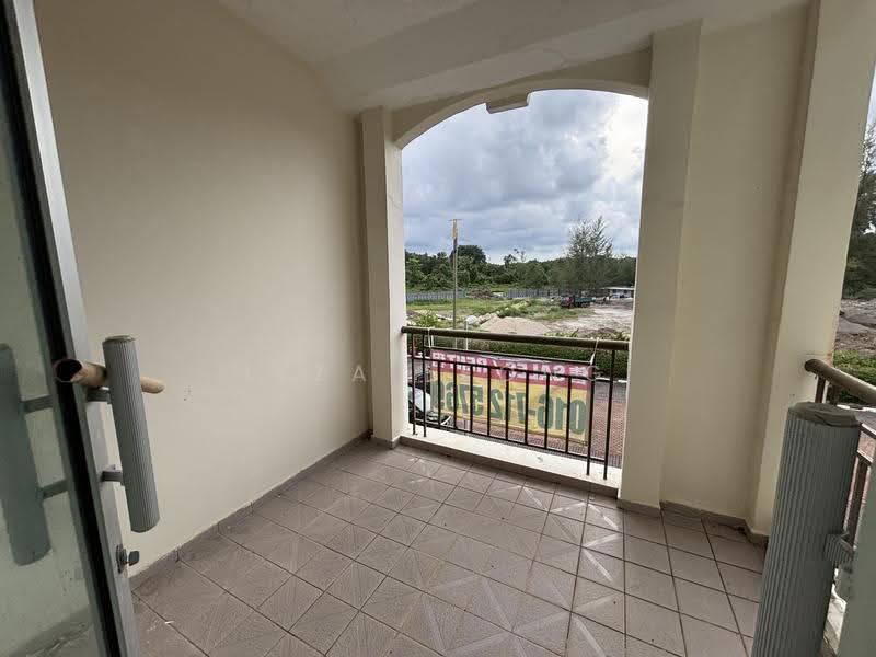 Kediaman Servis untuk Disewa di Tiara Desaru Seaview Residence - Liza Leong - Balcony - PropertyGuru.com.my