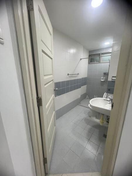 Condominium for Sale at Diamond Villa Condominium - James Tan - Bathroom - PropertyGuru.com.my