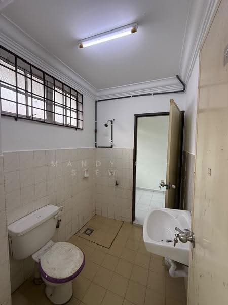 2-storey Terraced House for Rent in Taman Perling (Perling) - Mandy Goh Siew Li - Bathroom - PropertyGuru.com.my