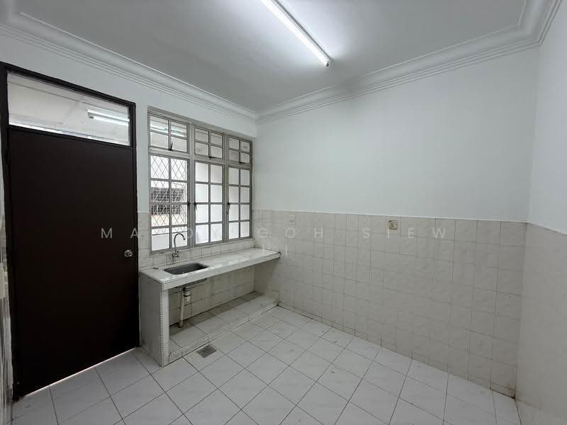 2-storey Terraced House for Rent in Taman Perling (Perling) - Mandy Goh Siew Li - Kitchen - PropertyGuru.com.my