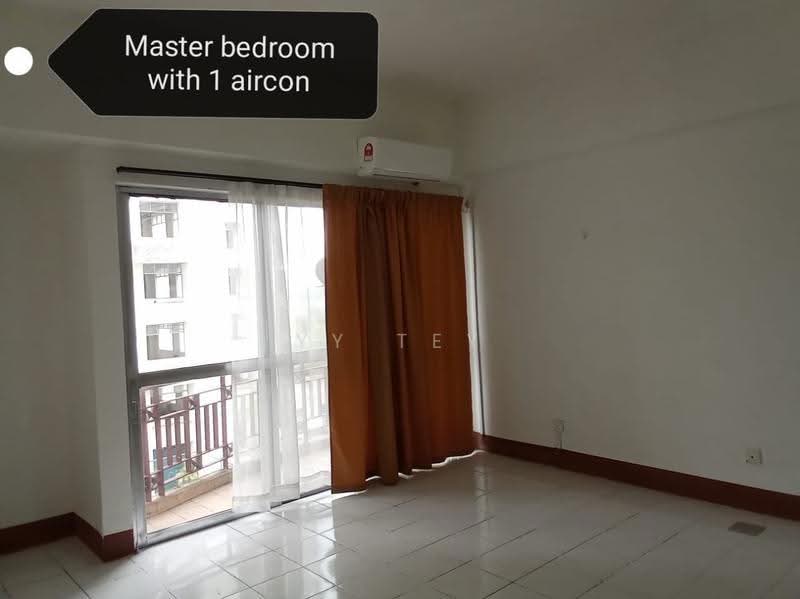 Kediaman Servis untuk Disewa di Larkin Heights - YY Tey - Master Bedroom - PropertyGuru.com.my