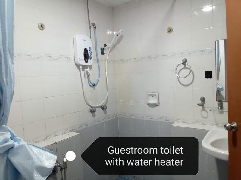 Kediaman Servis untuk Disewa di Larkin Heights - YY Tey - Bathroom - PropertyGuru.com.my