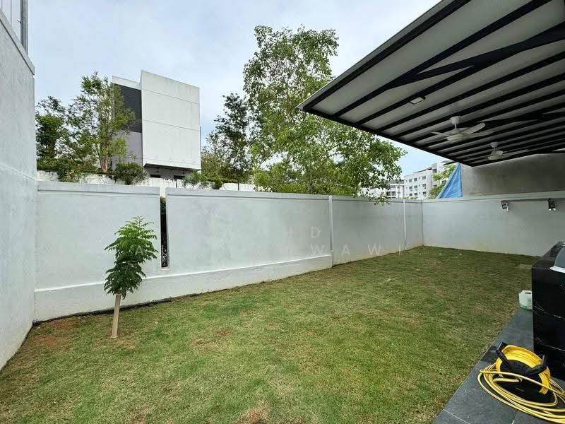 Semi-Detached House for Sale in Taman Melawati (Ulu Kelang) - Muhd Khairulnawawi Kamaruddin - Garden - PropertyGuru.com.my