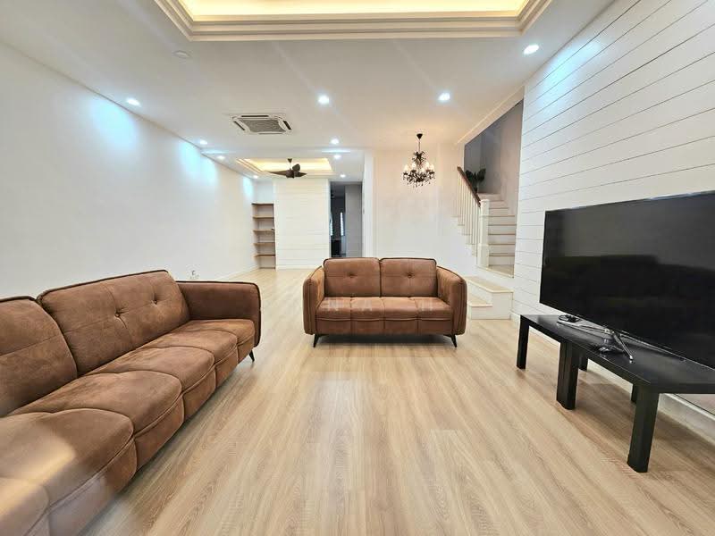 Rumah Teres 2-Tingkat untuk Dijual di Alam Damai (Cheras) - Anna H - Living Room - PropertyGuru.com.my
