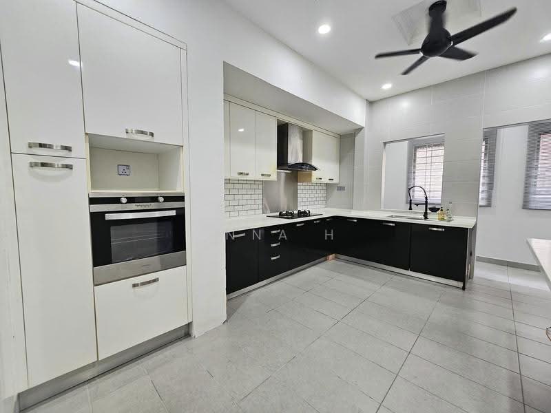 Rumah Teres 2-Tingkat untuk Dijual di Alam Damai (Cheras) - Anna H - Kitchen - PropertyGuru.com.my