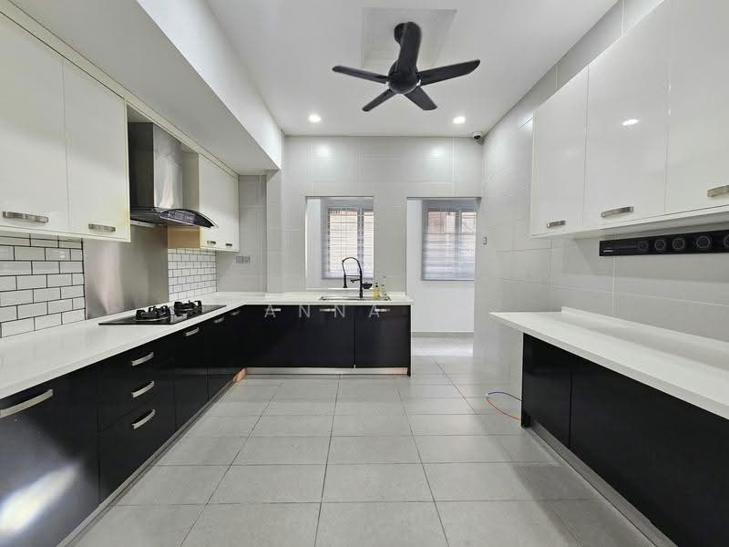Rumah Teres 2-Tingkat untuk Dijual di Alam Damai (Cheras) - Anna H - Kitchen - PropertyGuru.com.my