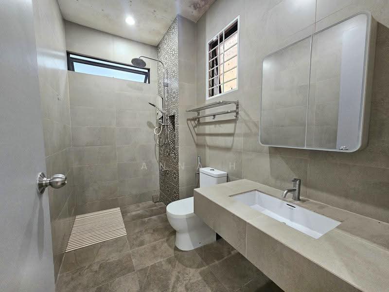 Rumah Teres 2-Tingkat untuk Dijual di Alam Damai (Cheras) - Anna H - Bathroom - PropertyGuru.com.my