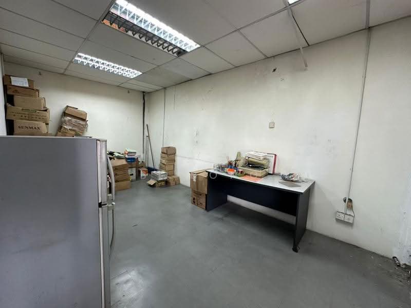 Warehouse for Sale in Taman Teknologi Cheng (Cheng) - BL Bong - Interior - PropertyGuru.com.my