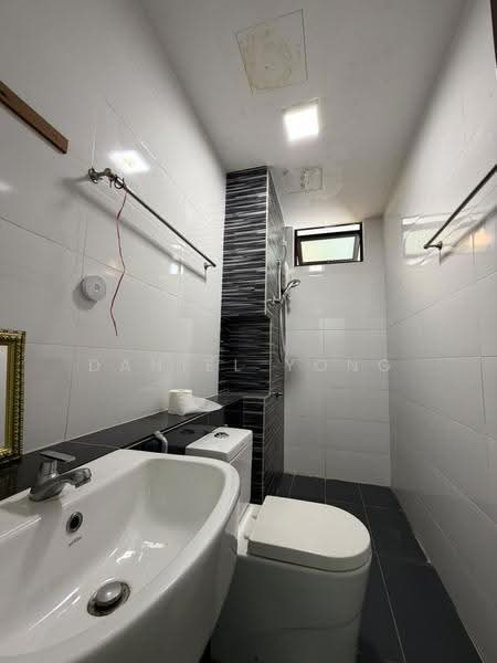 Kediaman Servis untuk Dijual di Citywoods - Daniel Yong - Bathroom - PropertyGuru.com.my