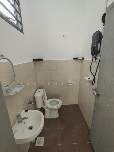 2-storey Terraced House for Rent in Skudai (Johor) - Vincent Tea - Bathroom - PropertyGuru.com.my