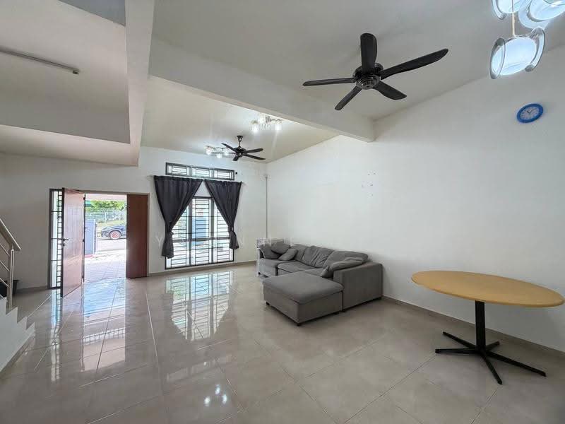 2-storey Terraced House for Sale in Taman Nusa Sentral (Iskandar Puteri (Nusajaya)) - Yvonne Lim - Living Room - PropertyGuru.com.my