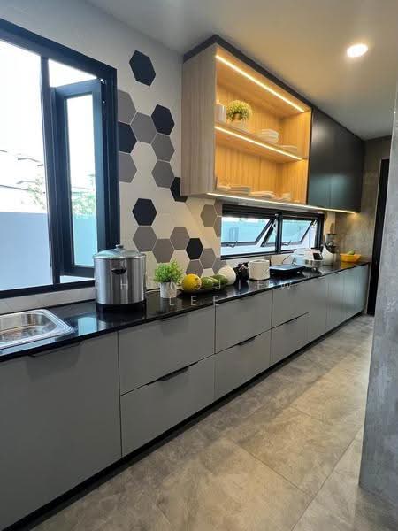 Semi-Detached House for Sale in Kuching (Sarawak) - Chun Jiew Lee - Kitchen - PropertyGuru.com.my