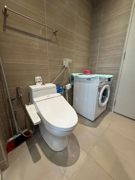 Kediaman Servis untuk Disewa di 28 Boulevard - Loh KC - Bathroom - PropertyGuru.com.my