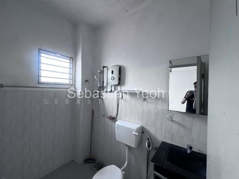 Rumah Teres 2-Tingkat untuk Dijual di Saujana Puchong (Puchong) - Sebastian Yeoh - Bathroom - PropertyGuru.com.my