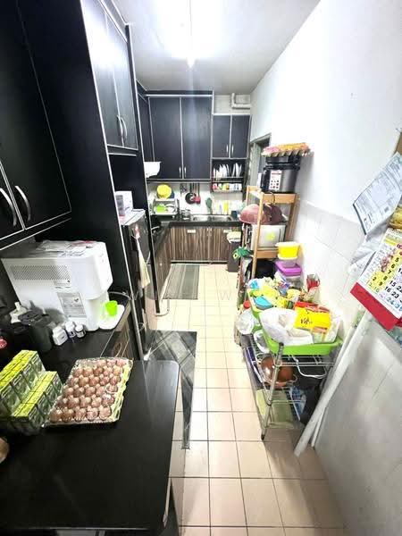 Kondominium untuk Dijual di Indah Condominium - Edwin Wong - Kitchen - PropertyGuru.com.my