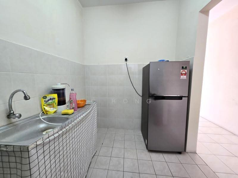 Pangsapuri untuk Dijual di Pangsapuri Mayang (Puncak Jalil) - CC Hong - Kitchen - PropertyGuru.com.my