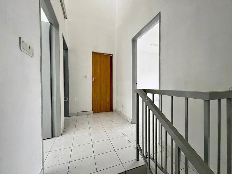 2-storey Terraced House for Sale in Taman Sri Tanjung (Semenyih) - Norafian SMH - Corridor - PropertyGuru.com.my