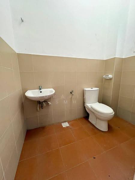 2-storey Terraced House for Sale in Taman Sri Tanjung (Semenyih) - Norafian SMH - Bathroom - PropertyGuru.com.my