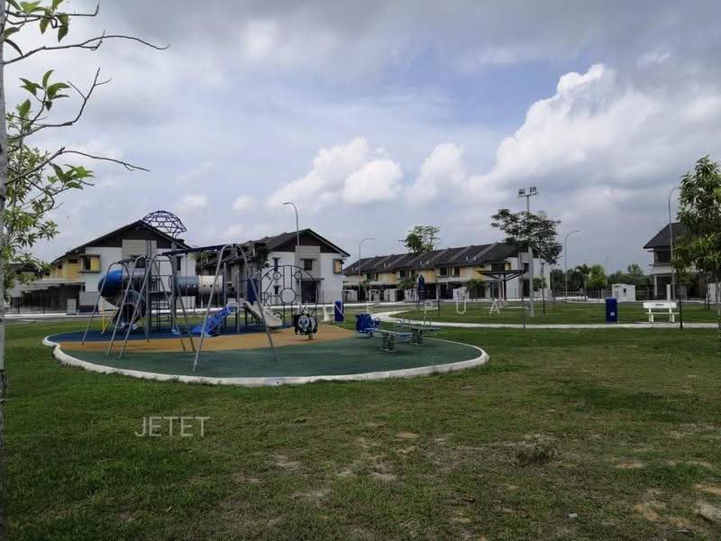 Rumah Teres 2-Tingkat untuk Dijual di Bandar Mahkota Banting (Tanjong Duabelas) - Joanne Pua - Exterior - PropertyGuru.com.my