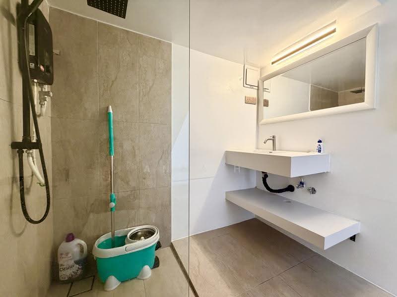 Semi-Detached House for Sale in Taman United (Jalan Klang Lama (Old Klang Road)) - Anna H - Bathroom - PropertyGuru.com.my