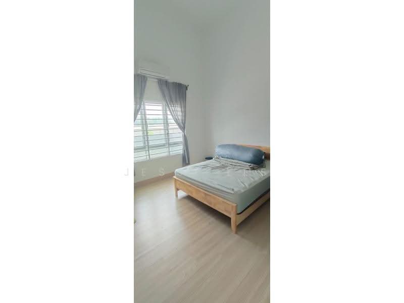 Kondominium untuk Dijual di Residensi Anggerik Wira - Jesse Lee - Bedroom - PropertyGuru.com.my