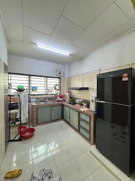2-storey Terraced House for Sale in Taman Desa Cemerlang (Ulu Tiram) - Nellie Lim - Kitchen - PropertyGuru.com.my