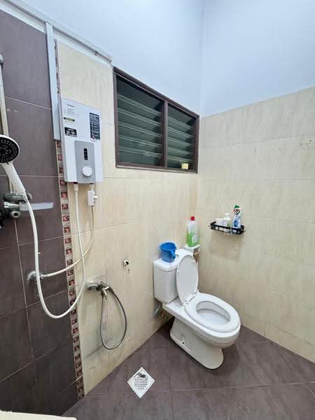 2-storey Terraced House for Sale in Taman Desa Cemerlang (Ulu Tiram) - Nellie Lim - Bathroom - PropertyGuru.com.my