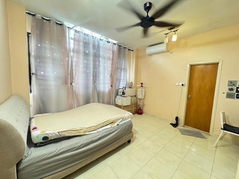 2-storey Terraced House for Sale in Taman Desa Cemerlang (Ulu Tiram) - Nellie Lim - Bedroom - PropertyGuru.com.my
