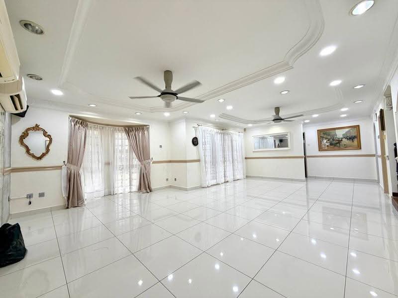Semi-Detached House for Sale in Shah Alam (Selangor) - Muhammad Muadz - Living Room - PropertyGuru.com.my