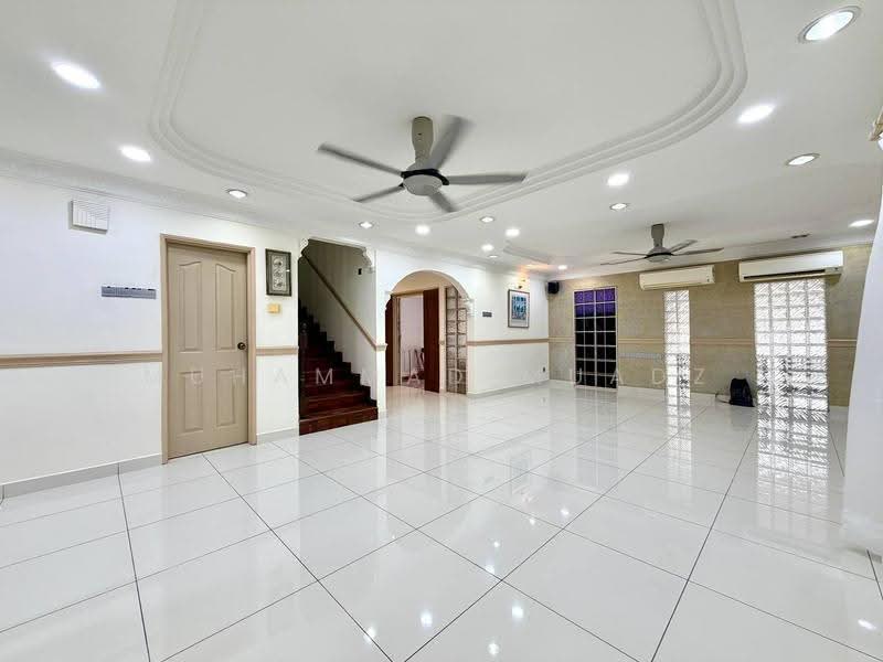 Semi-Detached House for Sale in Shah Alam (Selangor) - Muhammad Muadz - Living Room - PropertyGuru.com.my