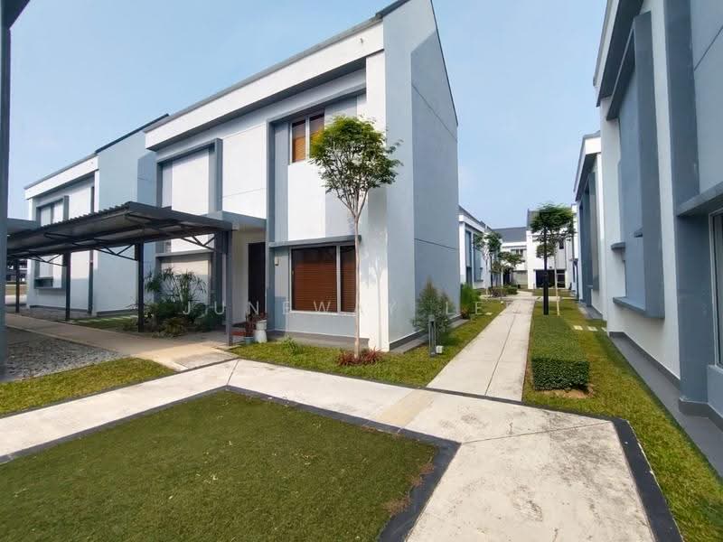 2-storey Terraced House for Sale in Beranang (Selangor) - Juneway Lee - Exterior - PropertyGuru.com.my