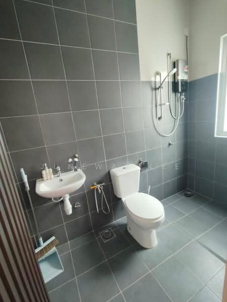 2-storey Terraced House for Sale in Beranang (Selangor) - Juneway Lee - Bathroom - PropertyGuru.com.my