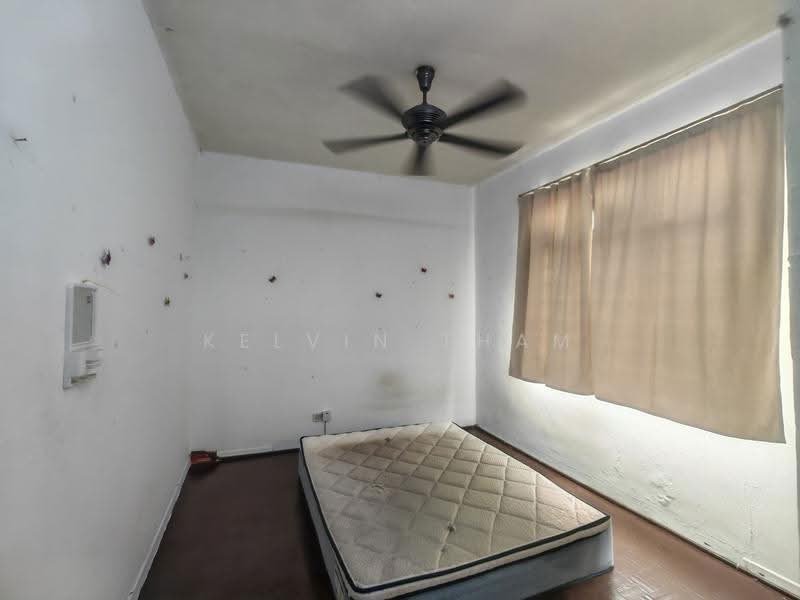 Apartment for Rent at Pangsapuri Lagoon Perdana - Kelvin Tham - Bedroom - PropertyGuru.com.my