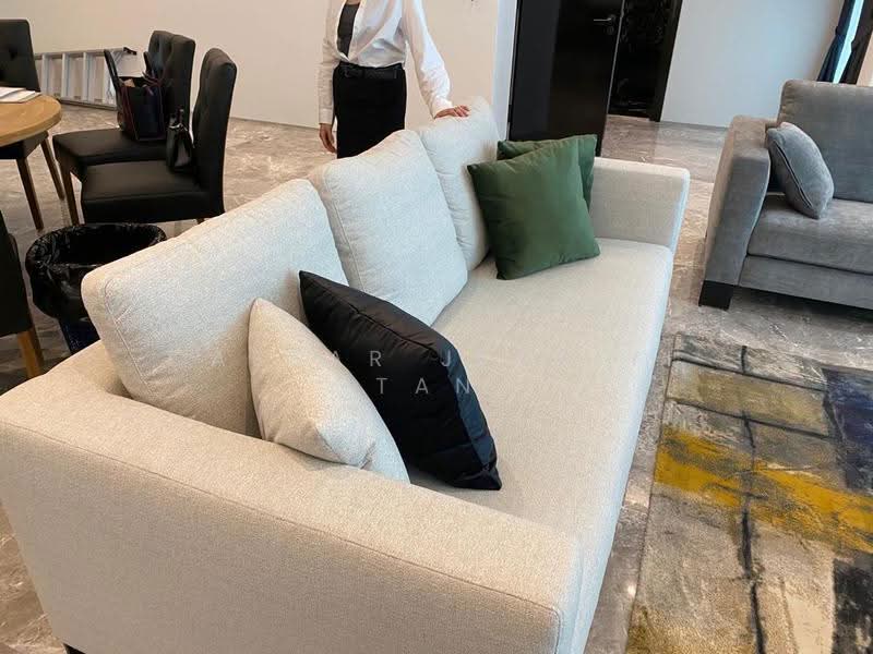 Kediaman Servis untuk Dijual di Four Seasons Place - Caesar Jing Yi Tan - Living Room - PropertyGuru.com.my