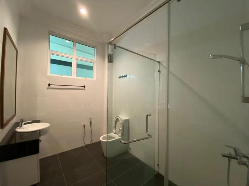 Bungalow House for Sale in Leisure Farm (Gelang Patah) - Rachel See - Bathroom - PropertyGuru.com.my