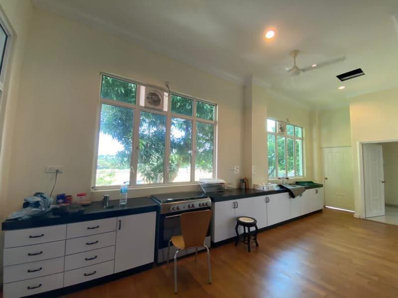 Bungalow House for Sale in Leisure Farm (Gelang Patah) - Rachel See - Kitchen - PropertyGuru.com.my