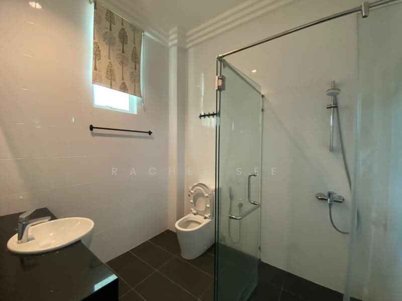 Bungalow House for Sale in Leisure Farm (Gelang Patah) - Rachel See - Bathroom - PropertyGuru.com.my