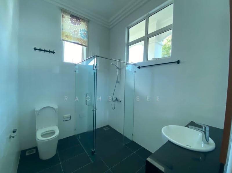 Bungalow House for Sale in Leisure Farm (Gelang Patah) - Rachel See - Bathroom - PropertyGuru.com.my