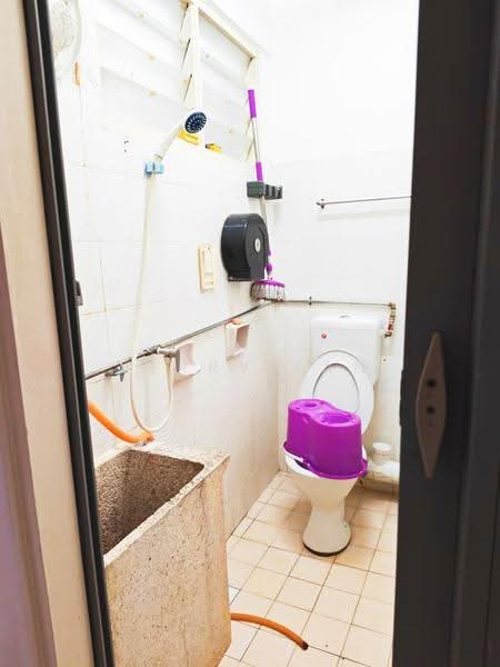 Pangsapuri untuk Disewa di Greenlane Heights Block E - Jerry Tan - Bathroom - PropertyGuru.com.my