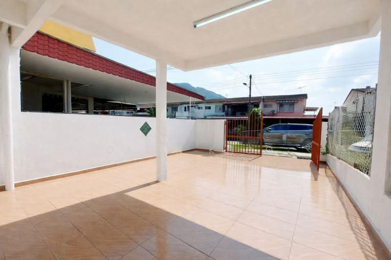 Rumah Teres 2-Tingkat untuk Dijual di Taman Song Choon (Ipoh) - Qazin Khoo - Exterior - PropertyGuru.com.my