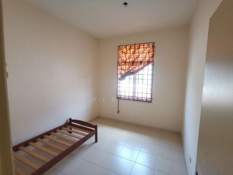 Rumah Teres 2-Tingkat untuk Dijual di Taman Cheng Setia (Cheng) - CHIN FN - Bedroom - PropertyGuru.com.my