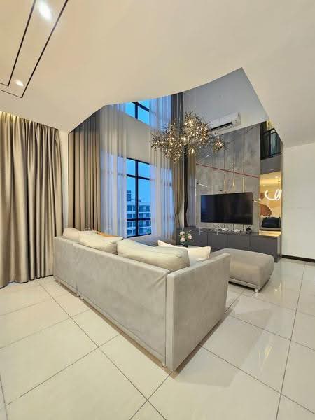 Kediaman Servis untuk Dijual di Molek Regency - Coco Lee - Living Room - PropertyGuru.com.my