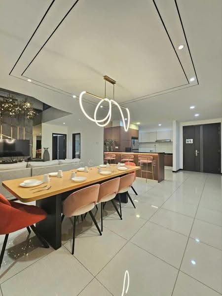 Kediaman Servis untuk Dijual di Molek Regency - Coco Lee - Living Room - PropertyGuru.com.my