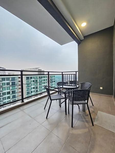 Kediaman Servis untuk Dijual di Molek Regency - Coco Lee - Balcony - PropertyGuru.com.my
