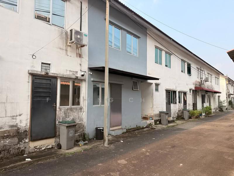 2.5-storey Terraced House for Sale in Taman Scientex Pasir Gudang (Pasir Gudang) - Fu Heng Chong - Exterior - PropertyGuru.com.my